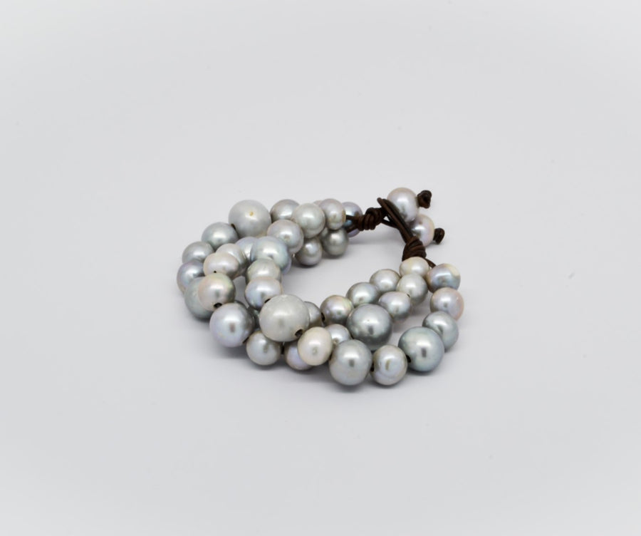 Bracelet | Triple Strand Freshwater Pearl