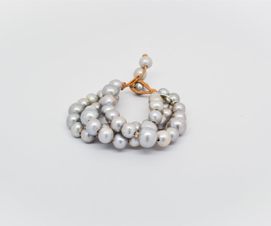Bracelet | Triple Strand Freshwater Pearl