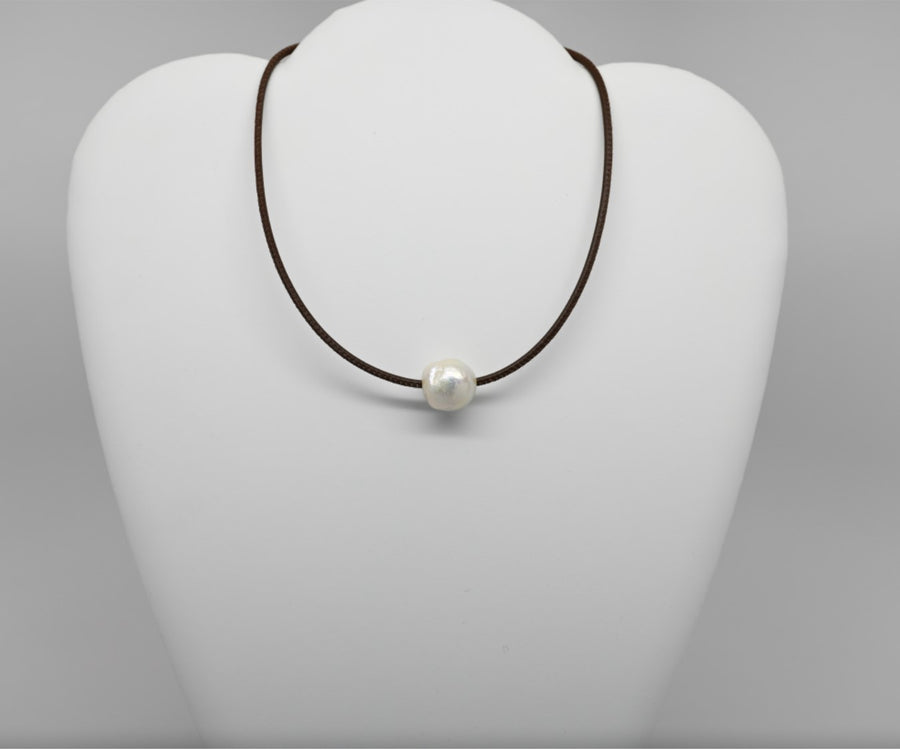 Choker | White Edison Pearl on Stitched Leather