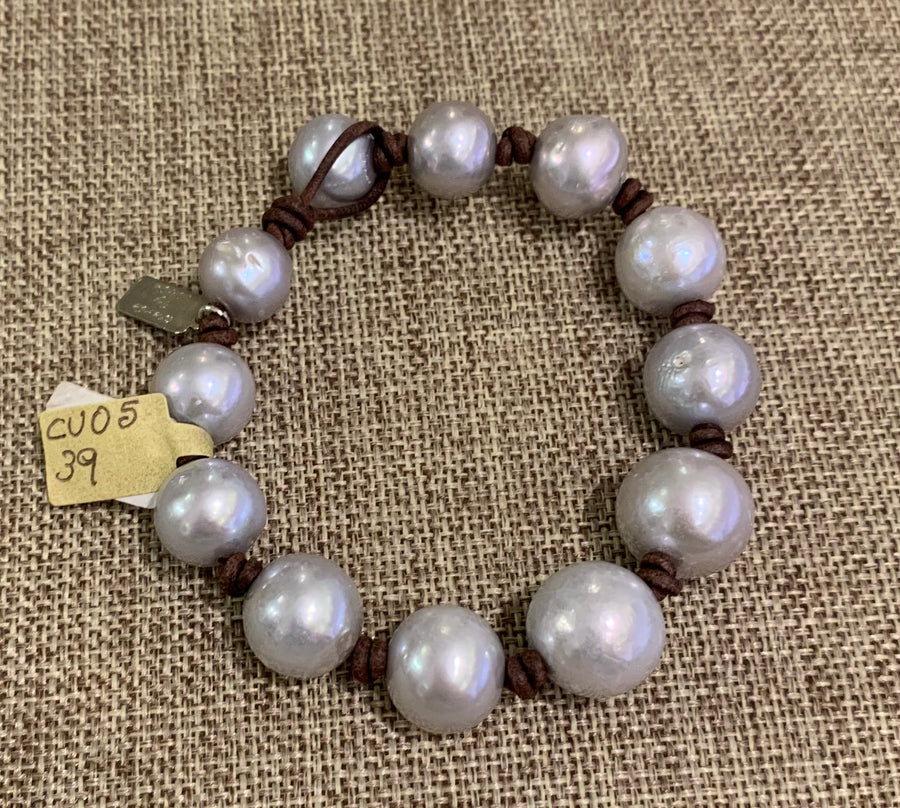 Bracelet | Edison Pearls on Leather