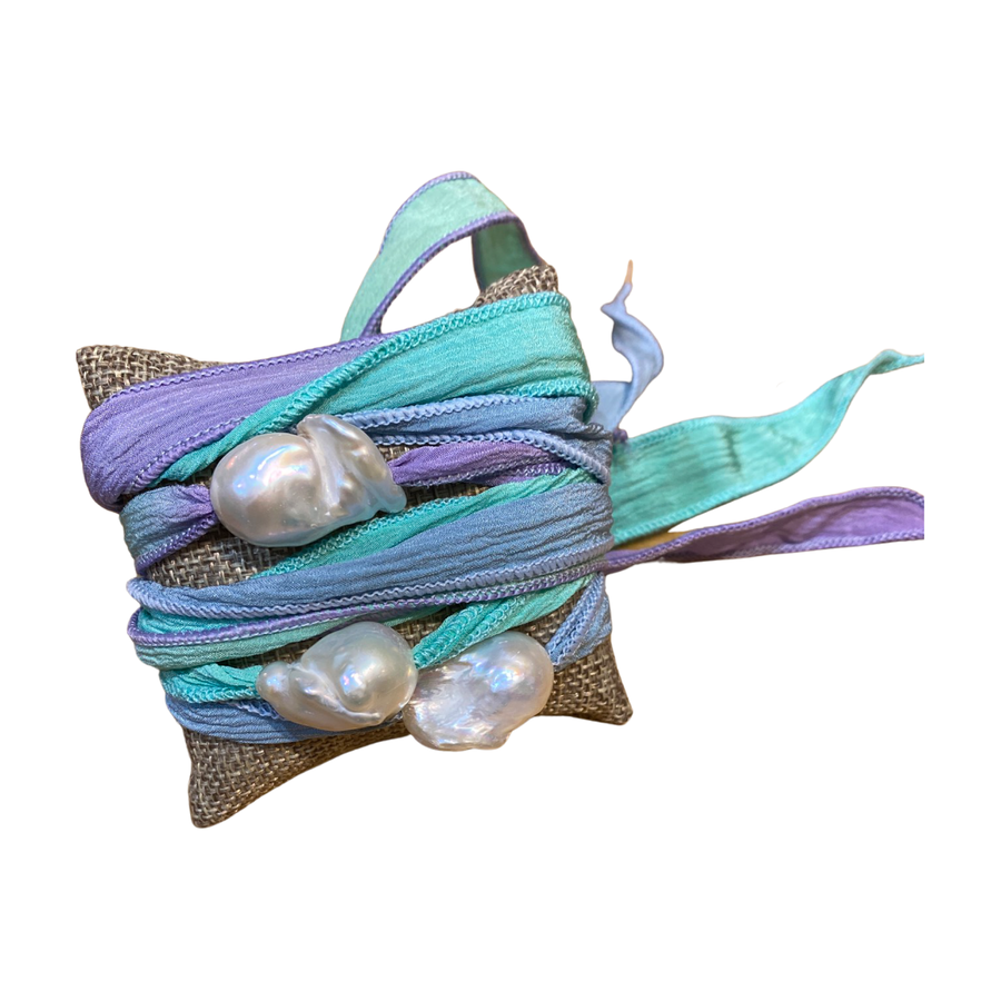 Bracelet | Baroque Pearl on Ribbon